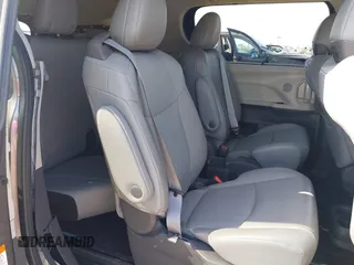 2021 Toyota Sienna XLE with VIN 5TDYSKFC4MS035573, listed as a IAAI auction lot 41988128 with 39,110 mi miles. Bid and sale history available at carsss.com. Image 8.