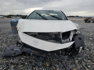 2025 Toyota Camry LE z VIN 4T1DAACK4SU536541, wystawiony jako Copart lot #56383535 z przebiegiem Nie podano mil oraz Szkoda całkowita • Salvage title. Historia ofert i sprzedaży dostępna na DreamBid. Obrazek 5.