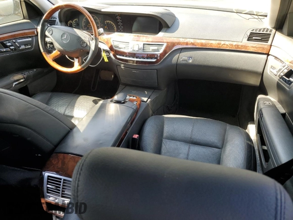 2008 Mercedes-Benz S 550 with VIN WDDNG71XX8A206492, listed as a Copart auction lot 48831245 with 205,849 mi miles and Salvage Title. Bid and sale history available at DreamBid. Image 8.