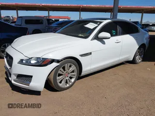 2017 Jaguar XF 35t Premium with VIN SAJBD4BV9HCY44515, listed as a IAAI auction lot 41852836 with 1 mi miles. Bid and sale history available at carsss.com. Image 16.