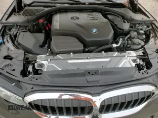 2020 BMW 3 Series 330i xDrive z VIN 3MW5R7J07L8B08268, wystawiony jako Copart lot #70051095 z przebiegiem 53 386 mil mil oraz Szkoda całkowita • Salvage title. Historia ofert i sprzedaży dostępna na DreamBid. Obrazek 13.