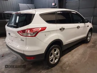 2014 Ford Escape S with VIN 1FMCU0F73EUB52663, listed as a IAAI auction lot 42092515 with 197,777 mi miles. Bid and sale history available at carsss.com. Image 4.