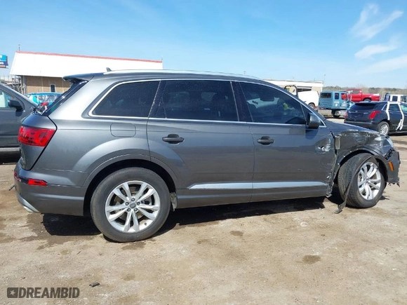 2018 Audi Q7 Premium Plus with VIN WA1LAAF77JD044196, listed as a IAAI auction lot 41867684 with 84,666 mi miles. Bid and sale history available at carsss.com. Image 13.