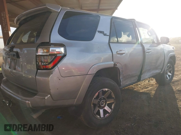 2022 Toyota 4Runner TRD Off Road Premium with VIN JTERU5JR4N6071868, listed as a IAAI auction lot 41500381 with 79,302 mi miles and . Bid and sale history available at DreamBid. Image 4.