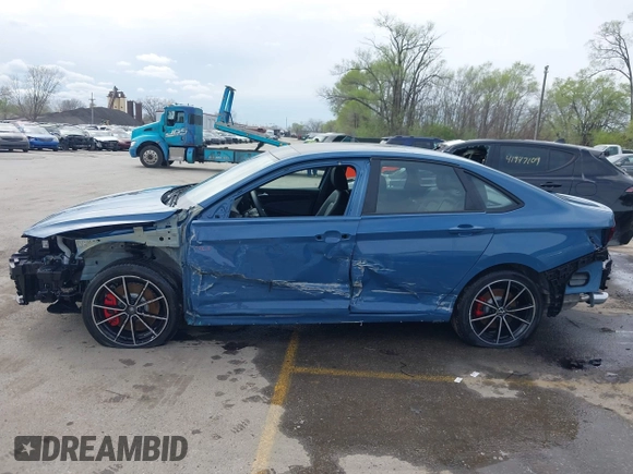 2025 Volkswagen Jetta GLI Autobahn with VIN 3VW2T7BU4SM034805, listed as a IAAI auction lot 41918116 with 581 mi miles and . Bid and sale history available at DreamBid. Image 15.