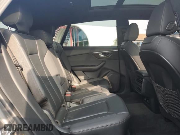 2019 Audi Q8 Premium z VIN WA1AVAF10KD020279, wystawiony jako Copart lot #63042205 z przebiegiem 102 032 mil mil oraz Szkoda całkowita • Salvage title. Historia ofert i sprzedaży dostępna na DreamBid. Obrazek 11.
