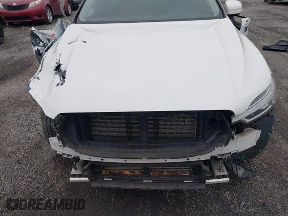 2018 Volvo XC60 Inscription with VIN YV4102RL6J1014331, listed as a IAAI auction lot 41559769 with 89,046 mi miles. Bid and sale history available at carsss.com. Image 12.