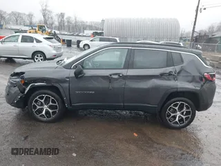 2024 Jeep Compass Limited z VIN 3C4NJDCN0RT162261, wystawiony jako IAAI lot #41727504 z przebiegiem 870 mil mil oraz . Historia ofert i sprzedaży dostępna na DreamBid. Obrazek 13.