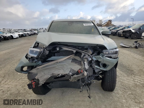 2023 Toyota Tacoma SR z VIN 3TMCZ5AN7PM593826, wystawiony jako Copart lot #50483285 z przebiegiem 14 957 mil mil oraz Szkoda całkowita • Salvage title. Historia ofert i sprzedaży dostępna na DreamBid. Obrazek 5.
