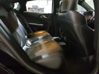2016 Chrysler 200 S z VIN 1C3CCCBB3GN178183, wystawiony jako Copart lot #86161394 z przebiegiem 28 113 mil mil oraz Szkoda całkowita • Salvage title. Historia ofert i sprzedaży dostępna na DreamBid. Obrazek 10.