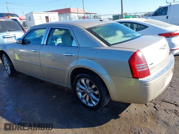 2006 Chrysler 300 C with VIN 2C3KK63H66H374760, listed as a IAAI auction lot 41365655 with 186,900 mi miles. Bid and sale history available at carsss.com. Image 3.