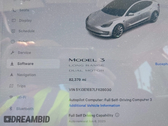 2020 Tesla Model 3 Long Range z VIN 5YJ3E1EB7LF628030, wystawiony jako IAAI lot #42357277 z przebiegiem 82 379 mil mil oraz . Historia ofert i sprzedaży dostępna na DreamBid. Obrazek 7.