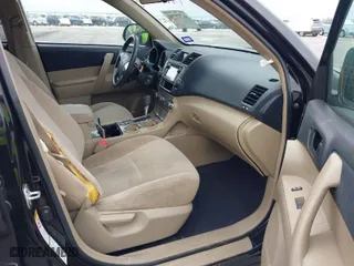 2013 Toyota Highlander with VIN 5TDBK3EH9DS210361, listed as a IAAI auction lot 41325768 with 174,647 mi miles. Bid and sale history available at carsss.com. Image 5.