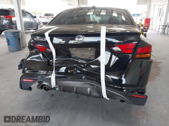 2019 Nissan Altima SR with VIN 1N4BL4CV4KC100348, listed as a IAAI auction lot 42116372 with 178,495 mi miles and . Bid and sale history available at carsss.com. Image 15.