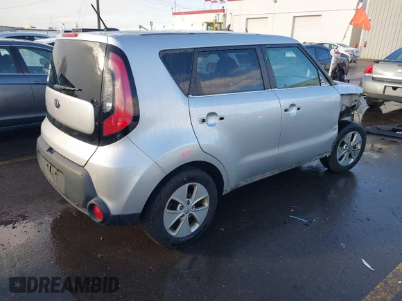 2016 Kia Soul with VIN KNDJN2A20G7853825, listed as a IAAI auction lot 41604997 with 133,624 mi miles. Bid and sale history available at carsss.com. Image 4.