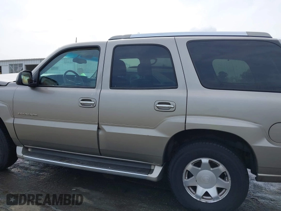 2002 Cadillac Escalade z VIN 1GYEK63N02R131870, wystawiony jako IAAI lot #41889300 z przebiegiem 328 013 mil mil oraz . Historia ofert i sprzedaży dostępna na DreamBid. Obrazek 14.