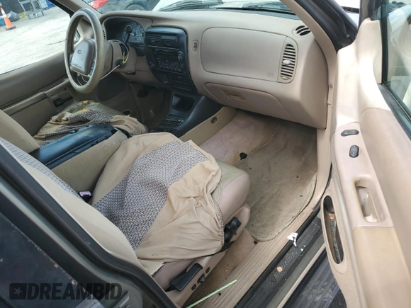 2000 Ford Explorer Eddie Bauer with VIN 1FMZU64E8YZB16294, listed as a Copart auction lot 52494655 with 196,168 mi miles and Salvage title. Bid and sale history available at DreamBid. Image 8.