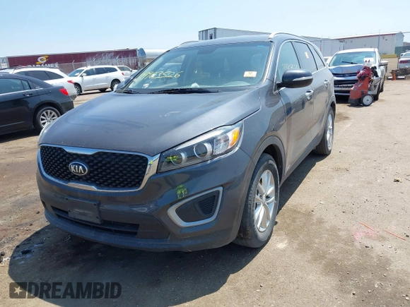2016 Kia Sorento LX with VIN 5XYPGDA31GG166560, listed as a IAAI auction lot 39903526 with 1 mi miles. Bid and sale history available at carsss.com. Image 2.