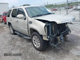 2007 Cadillac Escalade z VIN 1GYFK63847R215633, wystawiony jako IAAI lot #41934231 z przebiegiem 238 638 mil mil oraz . Historia ofert i sprzedaży dostępna na DreamBid. Obrazek 1.