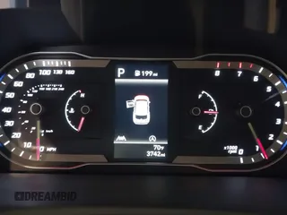 2024 Hyundai Tucson SEL z VIN KM8JBCDE4RU348066, wystawiony jako IAAI lot #40451653 z przebiegiem 3 742 mil mil oraz . Historia ofert i sprzedaży dostępna na DreamBid. Obrazek 7.