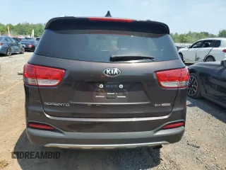 2017 Kia Sorento EX z VIN 5XYPH4A17HG278955, wystawiony jako Copart lot #58809575 z przebiegiem 44 997 mil mil oraz Szkoda całkowita • Salvage title. Historia ofert i sprzedaży dostępna na DreamBid. Obrazek 6.