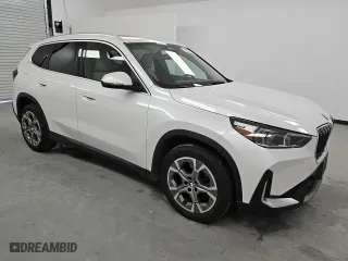2023 BMW X1 xDrive28i with VIN WBX73EF00P5X20800, listed as a Copart auction lot 53166625 with 27,545 mi miles and Clean Title. Bid and sale history available at carsss.com. Image 4.