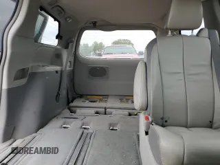 2012 Toyota Sienna XLE с VIN 5TDDK3DC8CS043732, выставлен на аукционе Copart как лот 58037885 с пробегом 234 881 миль миль и Списание • Salvage title. История ставок и продаж доступна на DreamBid. Изображение 10.