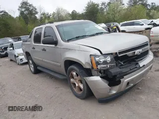 2007 Chevrolet Avalanche LS z VIN 3GNEC12037G187800, wystawiony jako IAAI lot #41791808 z przebiegiem Nie podano mil oraz . Historia ofert i sprzedaży dostępna na DreamBid. Obrazek 1.
