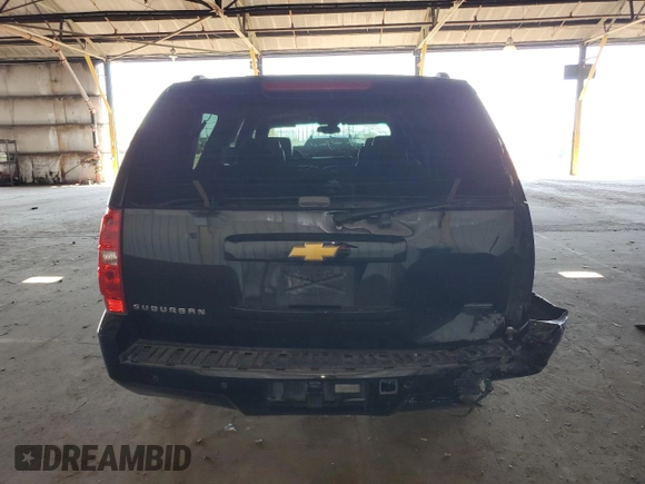 2008 Chevrolet Suburban LT w/3LT with VIN 1GNFC16008R123357, listed as a Copart auction lot 68578134 with 276,123 mi miles and Salvage Title. Bid and sale history available at carsss.com. Image 6.