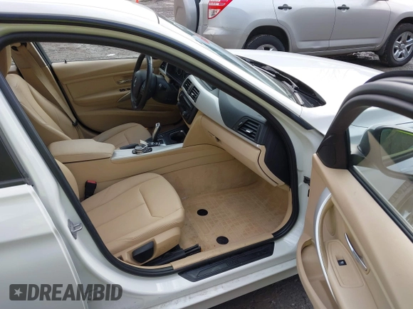 2014 BMW 3 Series 320i xDrive с VIN WBA3C3G58ENS68194, выставлен на аукционе IAAI как лот 41732422 с пробегом 103 206 миль миль и . История ставок и продаж доступна на DreamBid. Изображение 5.