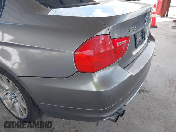 2009 BMW 3 Series 328i with VIN WBAPH77549NL85089, listed as a IAAI auction lot 42623111 with 121,369 mi miles and . Bid and sale history available at DreamBid. Image 14.
