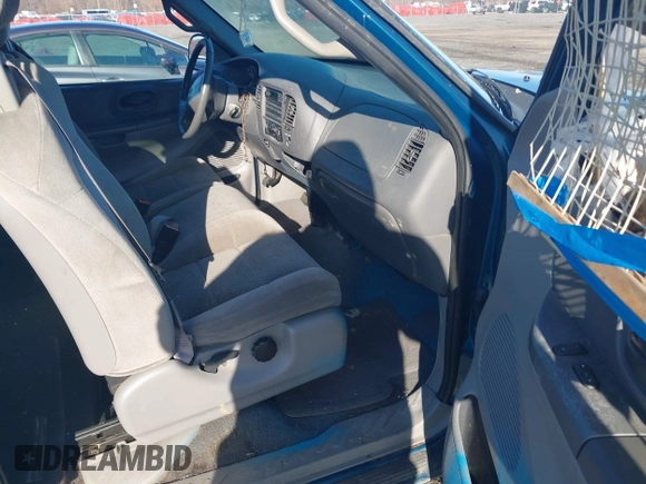 2001 Ford F-150 XL with VIN 1FTRX17W71NA81344, listed as a IAAI auction lot 41840571 with 143,938 mi miles and . Bid and sale history available at DreamBid. Image 5.