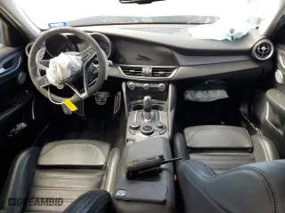 2018 Alfa Romeo Giulia Ti Sport with VIN ZARFAEEN7J7578331, listed as a Copart auction lot 48024455 with 0 mi miles and Salvage Title. Bid and sale history available at carsss.com. Image 8.