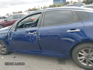 2020 Kia Optima LX z VIN 5XXGT4L33LG409003, wystawiony jako IAAI lot #42055031 z przebiegiem 68 849 mil mil oraz . Historia ofert i sprzedaży dostępna na DreamBid. Obrazek 14.