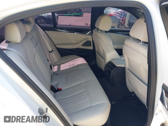 2019 BMW 5 Series 540i z VIN WBAJE5C56KWW20469, wystawiony jako IAAI lot #41947055 z przebiegiem 68 990 mil mil oraz . Historia ofert i sprzedaży dostępna na DreamBid. Obrazek 8.