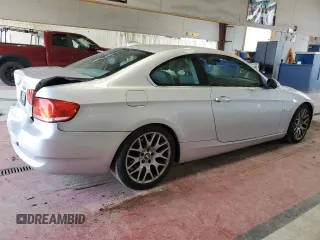 2007 BMW 3 Series 328i z VIN WBAWB33597PU87646, wystawiony jako Copart lot #66590034 z przebiegiem 140 275 mil mil oraz Nie do naprawy. Historia ofert i sprzedaży dostępna na DreamBid. Obrazek 3.