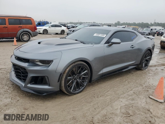 2021 Chevrolet Camaro ZL1 with VIN 1G1FJ1R61M0140058, listed as a Copart auction lot 43051595 with 29,896 mi miles and Clean Title. Bid and sale history available at carsss.com. Image 1.