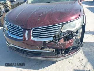 2017 Lincoln MKX Select with VIN 2LMPJ6KP4HBL37256, listed as a IAAI auction lot 41592553 with 74,231 mi miles. Bid and sale history available at carsss.com. Image 17.