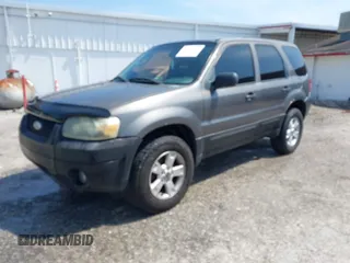 2005 Ford Escape XLT с VIN 1FMYU93155KD62445, выставлен на аукционе IAAI как лот 42222822 с пробегом 271 091 миль миль и . История ставок и продаж доступна на DreamBid. Изображение 2.