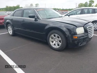 2007 Chrysler 300 Touring with VIN 2C3KA53G87H667727, listed as a IAAI auction lot 42025568 with 178,142 mi miles and . Bid and sale history available at carsss.com. Image 1.