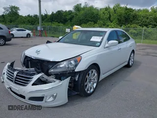 2013 Hyundai Equus Signature with VIN KMHGH4JH2DU059788, listed as a IAAI auction lot 42136278 with 68,672 mi miles and . Bid and sale history available at DreamBid. Image 2.
