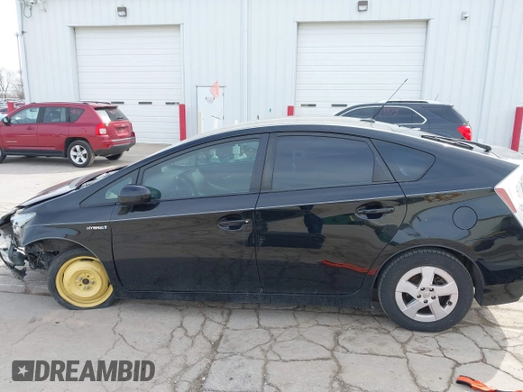 2010 Toyota Prius II with VIN JTDKN3DU9A0066914, listed as a IAAI auction lot 41865149 with 211,806 mi miles. Bid and sale history available at carsss.com. Image 15.