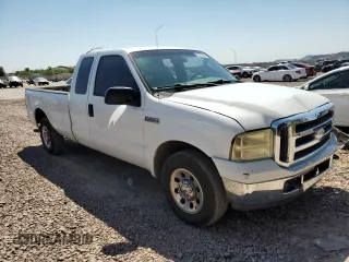 2005 Ford Super Duty F-250 XL with VIN 1FTSX20595EB03374, listed as a Copart auction lot 70282374 with 256,029 mi miles and Salvage Title. Bid and sale history available at carsss.com. Image 4.