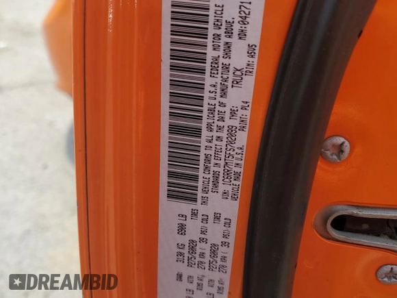 2015 Ram 1500 Sport z VIN 1C6RR7MT5FS702099, wystawiony jako Copart lot #59433445 z przebiegiem 92 060 mil mil oraz Szkoda całkowita • Salvage title. Historia ofert i sprzedaży dostępna na DreamBid. Obrazek 13.