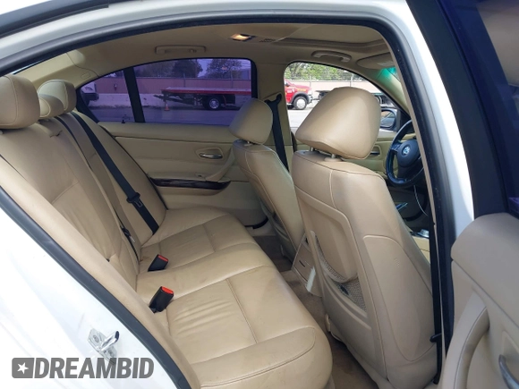 2006 BMW 3 Series 325i with VIN WBAVB13546K000753, listed as a IAAI auction lot 42021232 with 325,298 mi miles and . Bid and sale history available at carsss.com. Image 8.