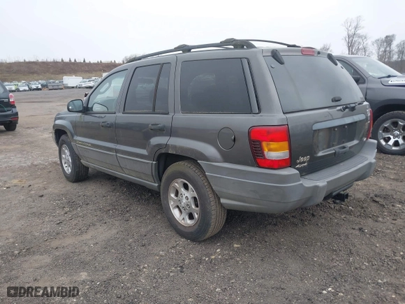 2002 Jeep Grand Cherokee Laredo with VIN 1J4GW48N62C194372, listed as a IAAI auction lot 42007468 with 172,792 mi miles. Bid and sale history available at carsss.com. Image 3.