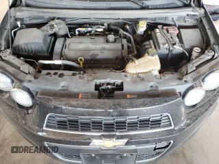 2016 Chevrolet Sonic LS z VIN 1G1JA5SH6G4185877, wystawiony jako Copart lot #42243525 z przebiegiem 117 903 mil mil oraz Szkoda całkowita • Salvage title. Historia ofert i sprzedaży dostępna na DreamBid. Obrazek 11.