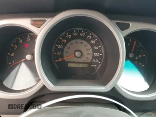 2005 Toyota 4Runner SR5 z VIN JTEZU14R550052995, wystawiony jako Copart lot #56660855 z przebiegiem 122 103 mil mil oraz Czysty tytuł • Clean title. Historia ofert i sprzedaży dostępna na DreamBid. Obrazek 9.