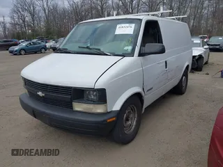 1999 Chevrolet Astro Cargo Van with VIN 1GCDM19W2XB168918, listed as a IAAI auction lot 41832476 with 262,495 mi miles. Bid and sale history available at carsss.com. Image 2.