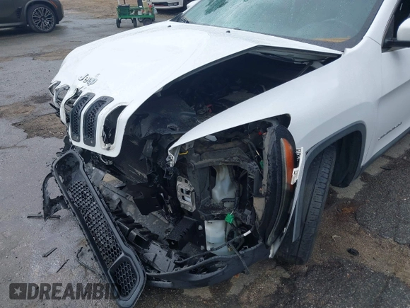 2015 Jeep Cherokee Latitude with VIN 1C4PJMCB1FW751758, listed as a IAAI auction lot 41767154 with 160,349 mi miles. Bid and sale history available at carsss.com. Image 6.